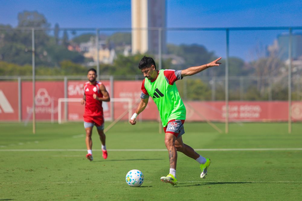 Primeiros trabalhos mirando duelo na Vila