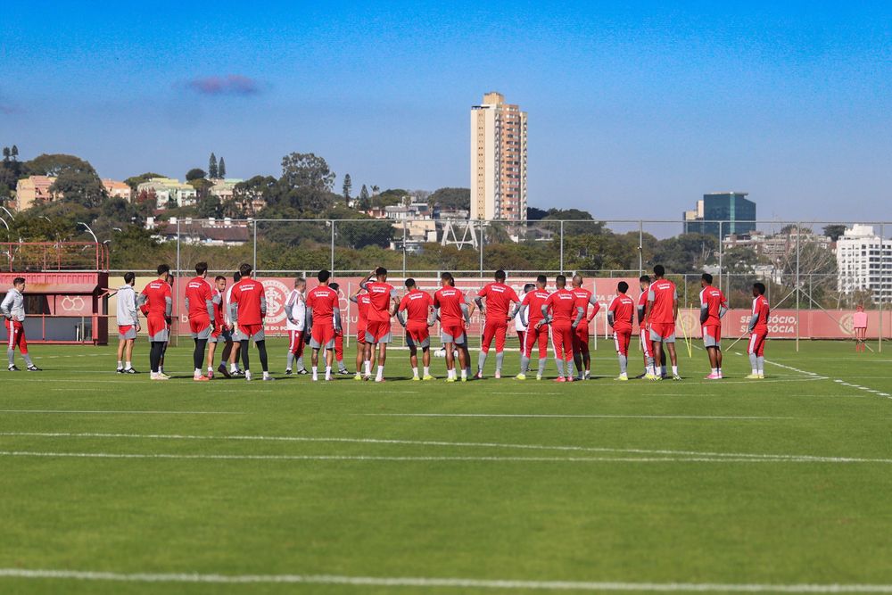 Equipe abre semana de preparação