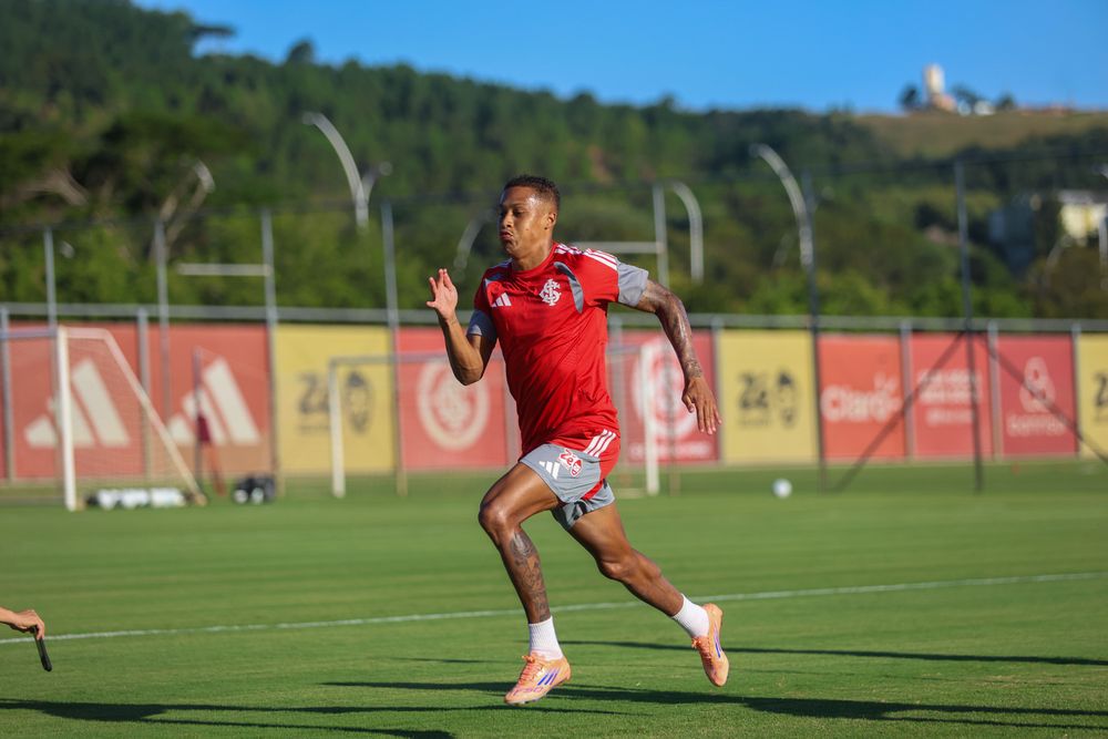 Primeiros trabalhos visando ao duelo com Corinthians 
