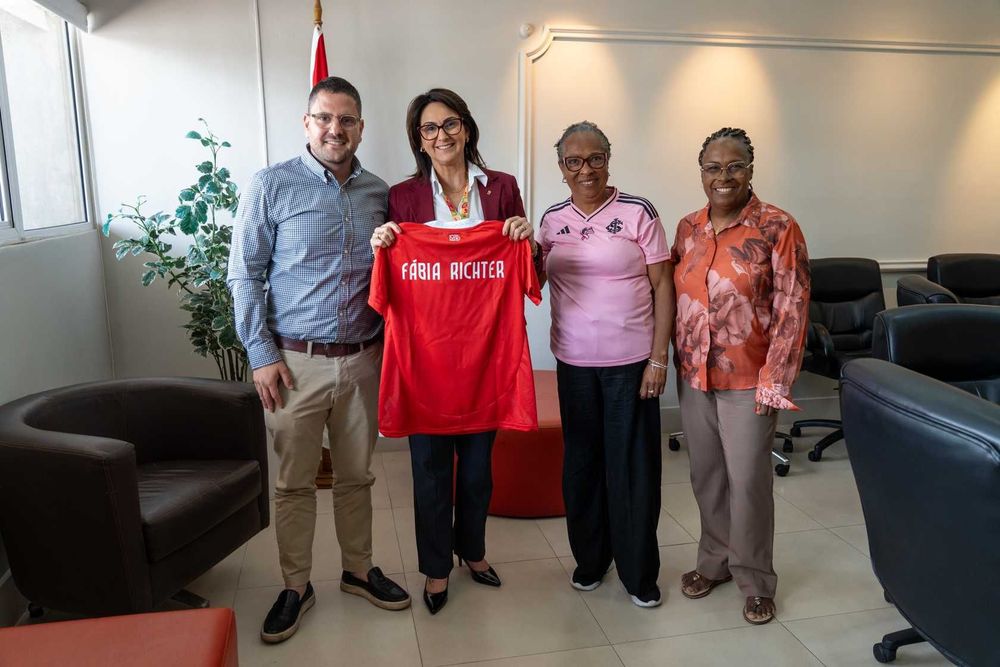 Reunião sela parceria entre Inter e Secretaria Estadual da Mulher   