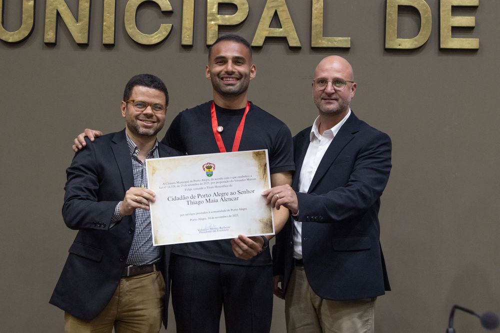 Thiago Maia recebe título de Cidadão de Porto Alegre na Câmara dos Vereadores