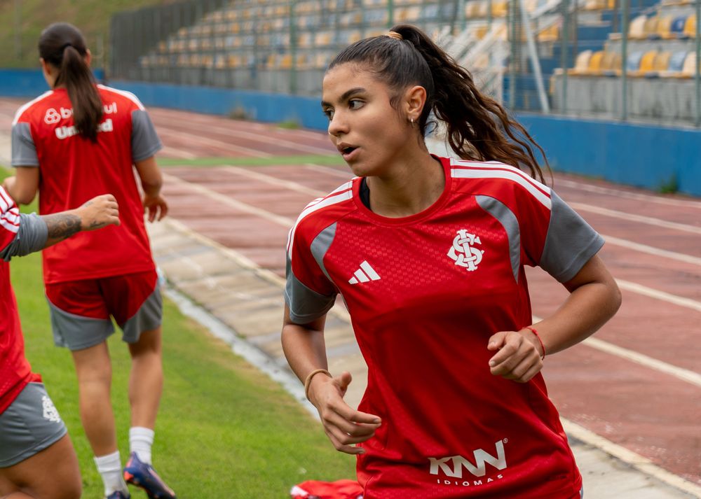 Gurias fecham a primeira semana da intertemporada