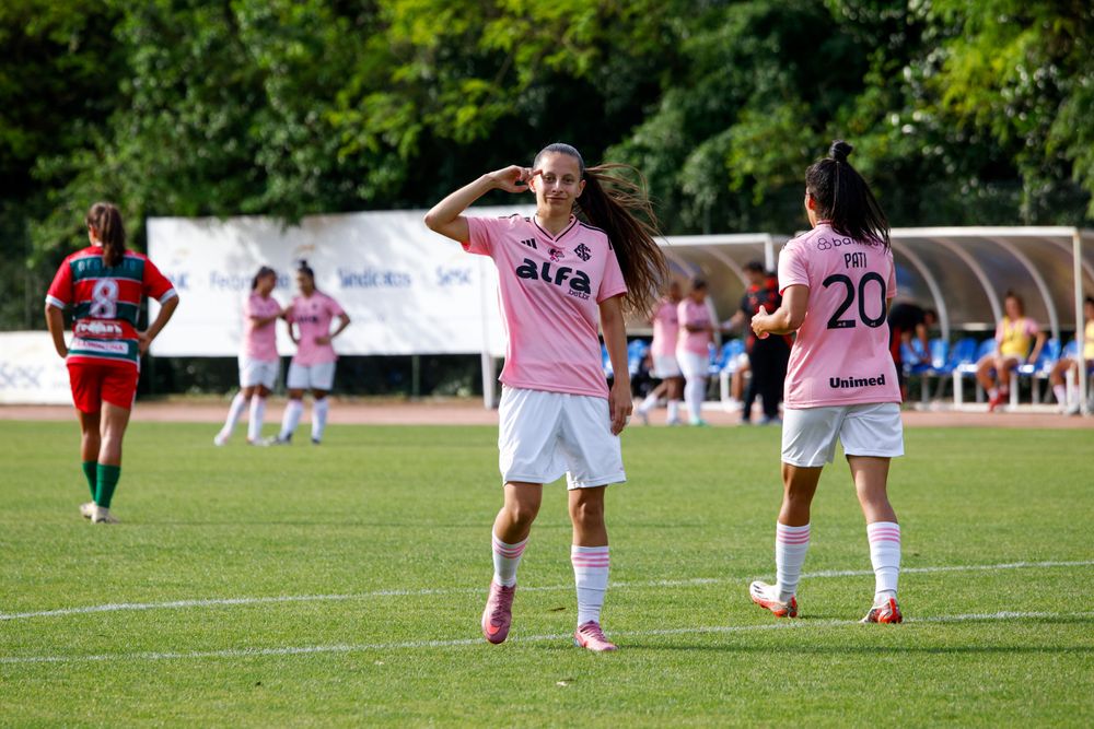 Gurias Coloradas vencem o Brasil de Farroupilha no SESC