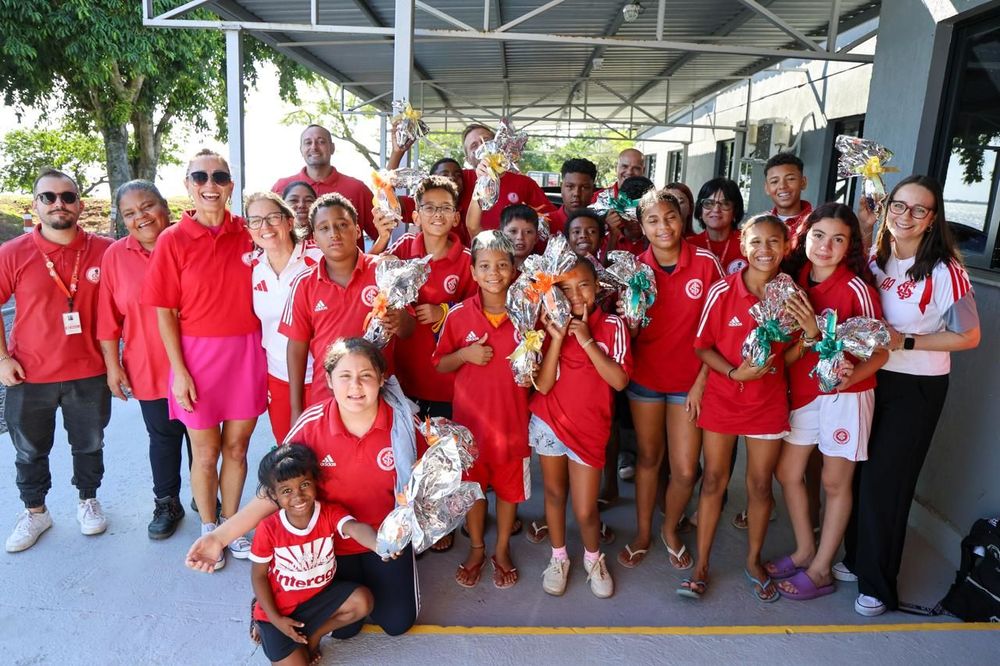 FECI realiza atividades de Páscoa em parceria com o Departamento de Futebol do I...