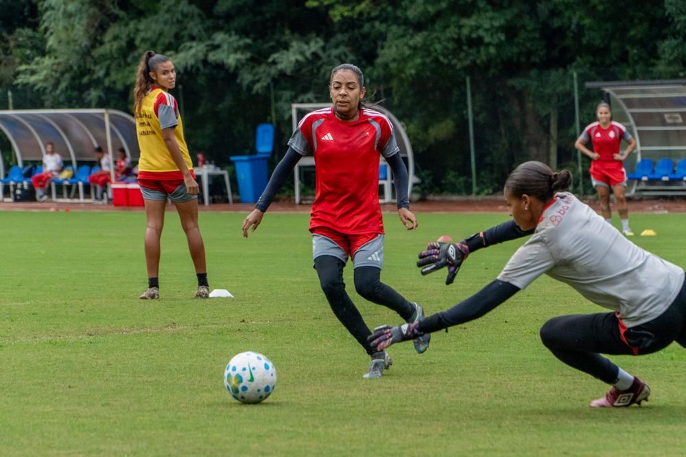 Gurias Coloradas se reapresentam após empate com o Mixto e iniciam preparação pa...